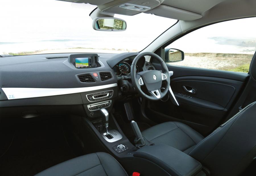  Renault Fluence Z.E. 2012 года  (фото 2 из 5)